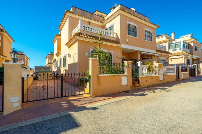 House in Cabo Roig - view 1