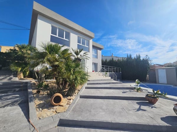 Villa in Calp - view 1