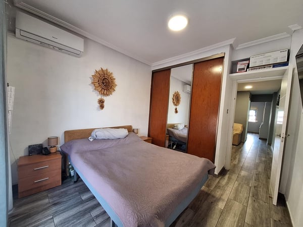 Apartment in Alicante - view 1