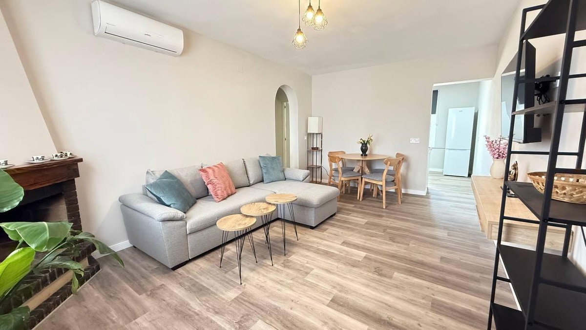 Apartment in Villamartin - Image 3