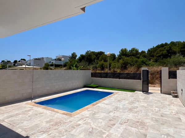 Villa in Polop - view 1