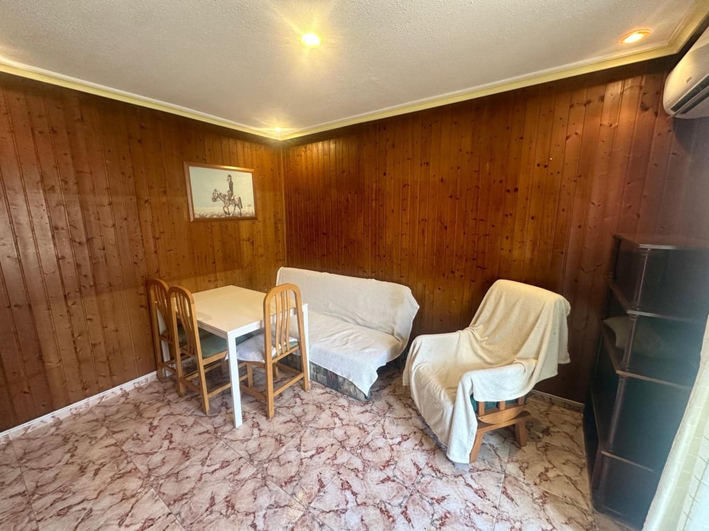 Apartment in Alicante - Image 2