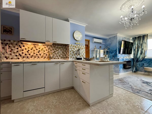 Apartment in Alicante - view 1