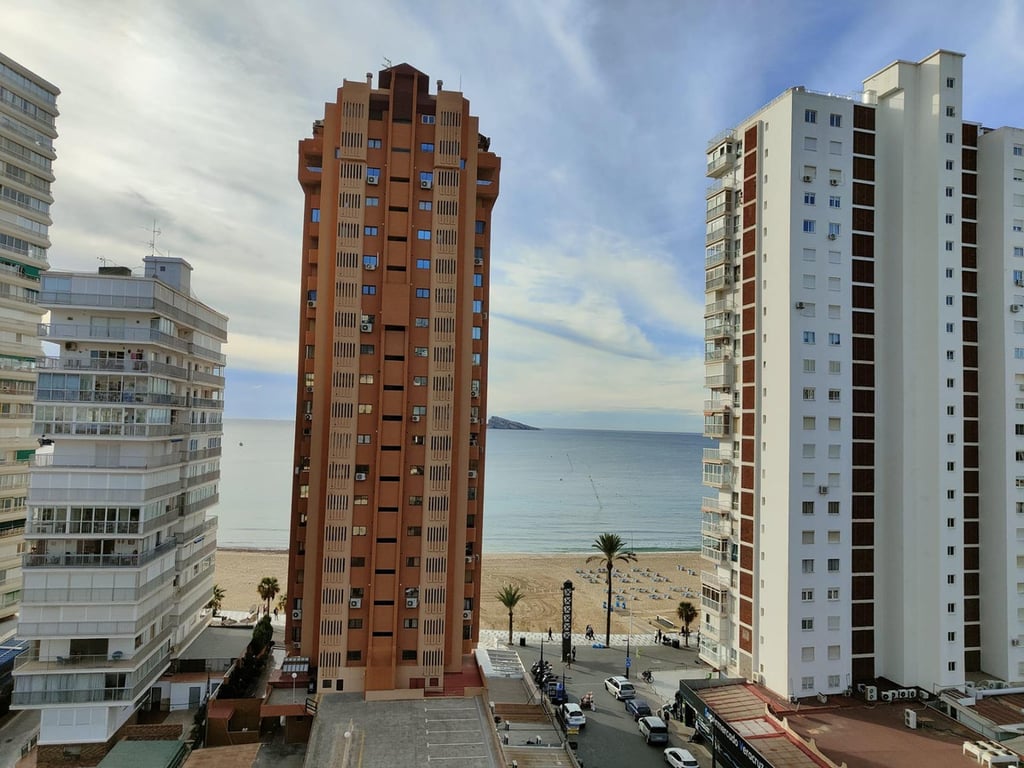 Apartment in Benidorm - Image 2
