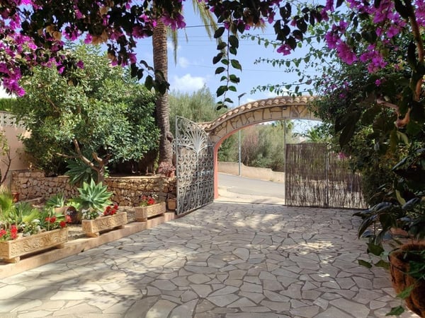 Villa in Calp - view 1