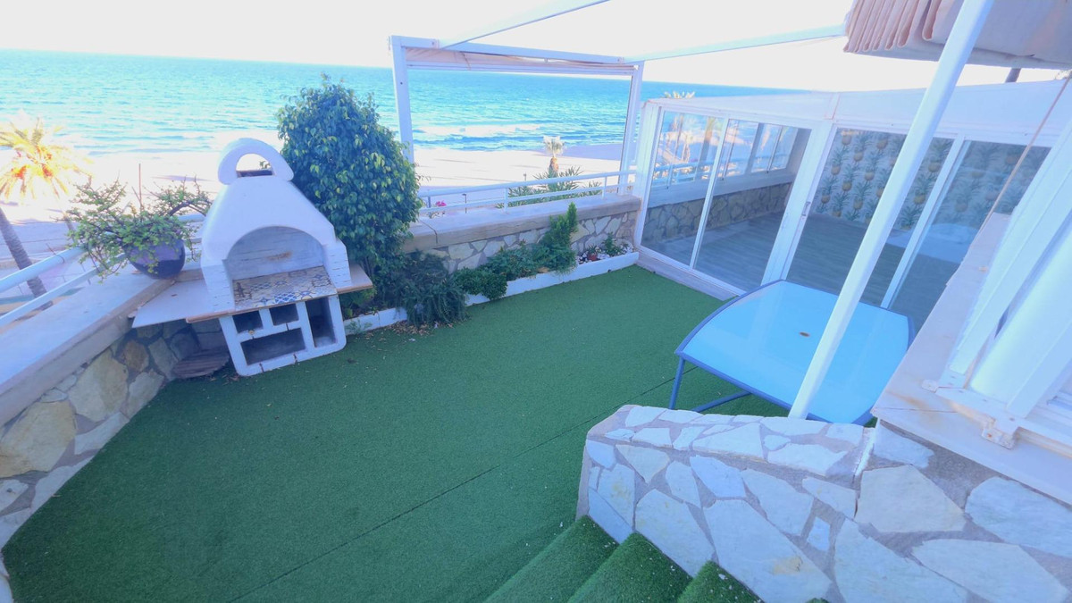 Apartment in El Campello - Image 2