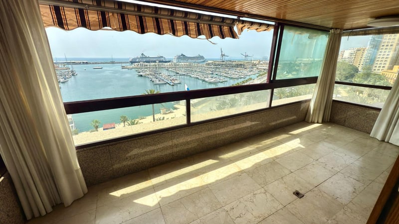 Apartment in Alicante - view 1