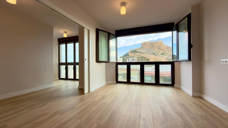 Apartment in Alicante - view 1