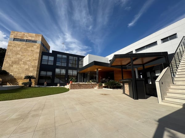 Villa in Villamartin - view 1