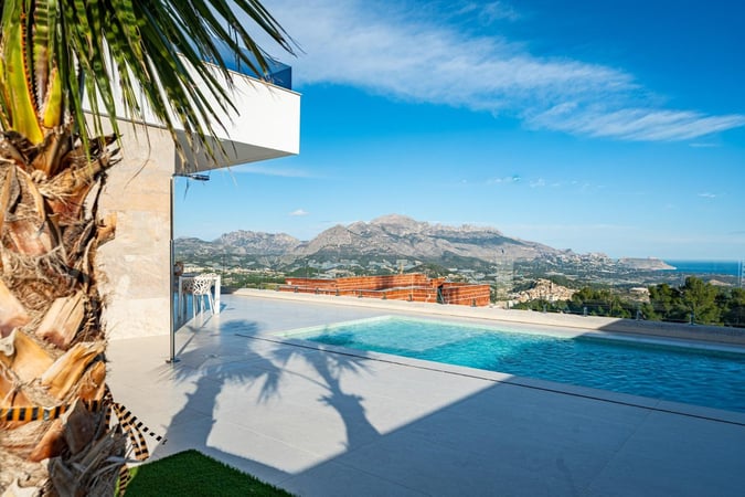 Villa in Polop - view 1