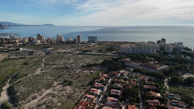 Villa in El Campello - view 1