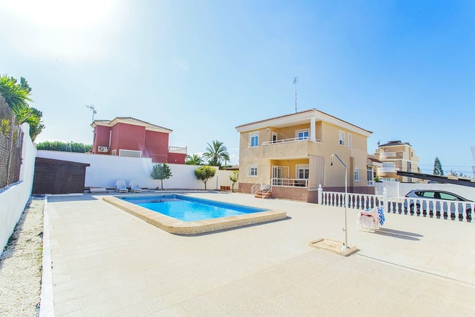 Villa in Torrevieja - view 1