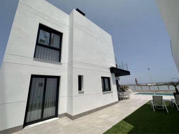 Villa in Residencia los Altos - view 1