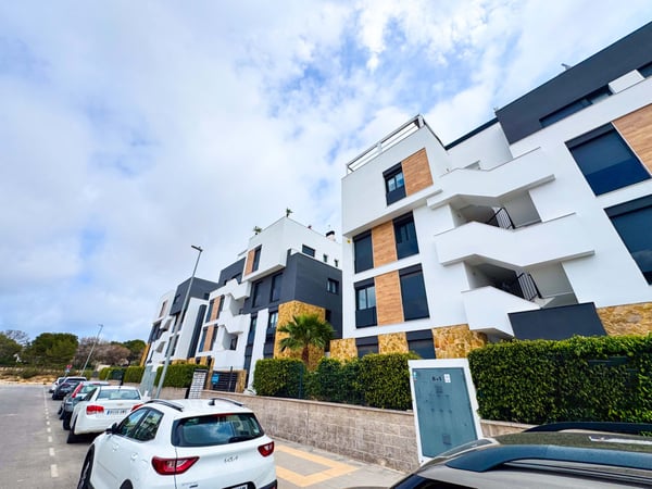Apartment in Residencia los Altos - view 1