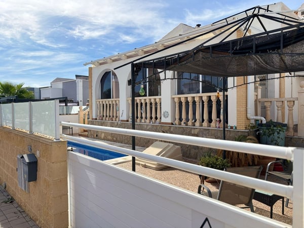 Villa in Torre-Pacheco - view 1