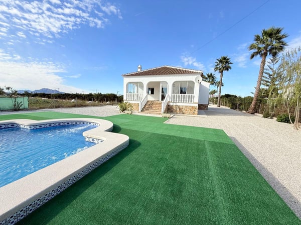 House in Dolores - view 1