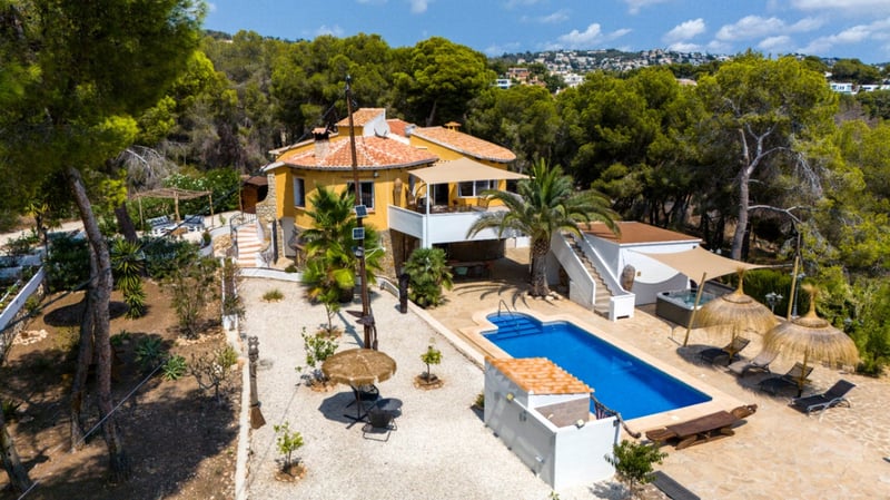 Villa in La Fustera - view 1