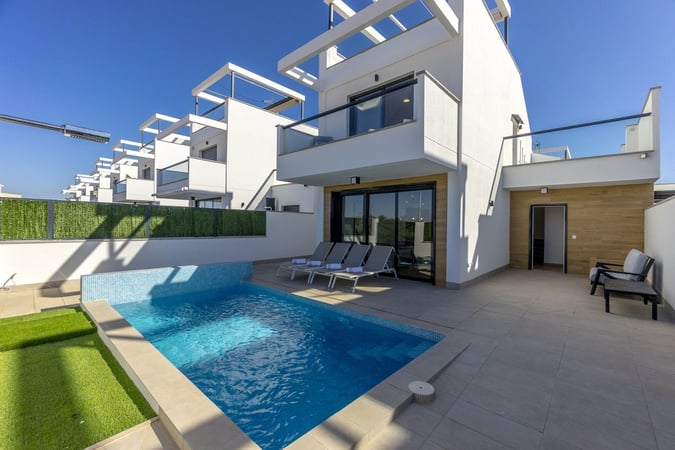 Villa in Los Alcazares - view 1