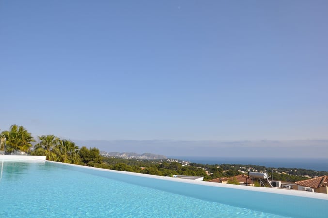 Villa in La Fustera - view 1
