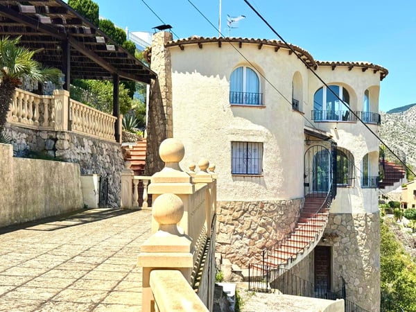 Villa in Calp - view 1