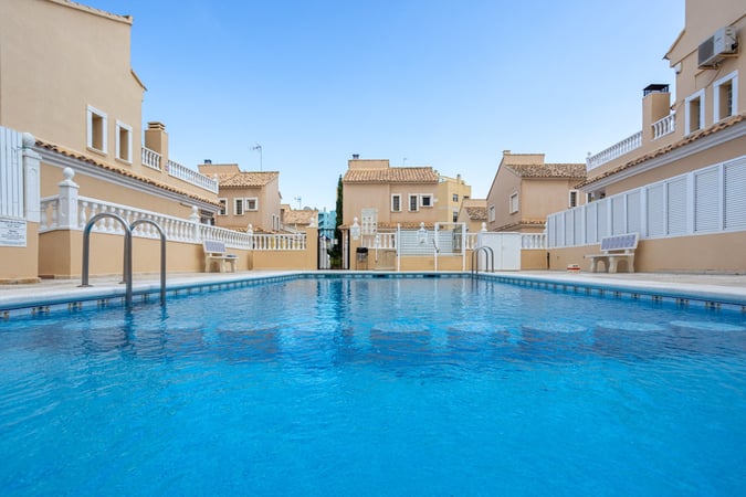 Villa in Guardamar del Segura - view 1