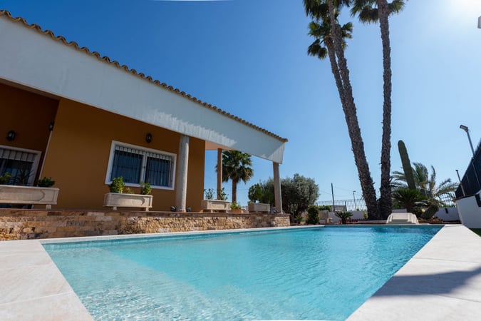 Villa in Molins - view 1