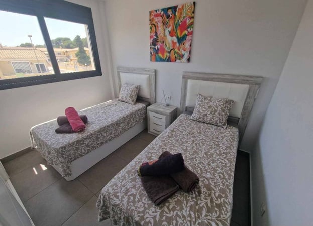 Apartment in Villamartin - view 1