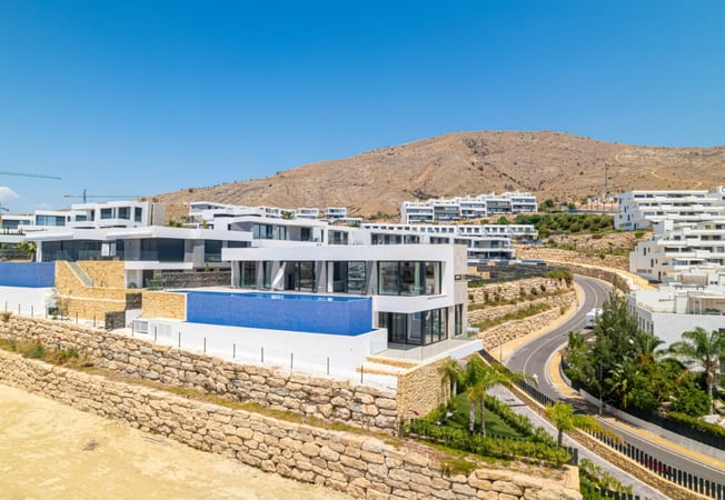 Villa in Finestrat - view 1