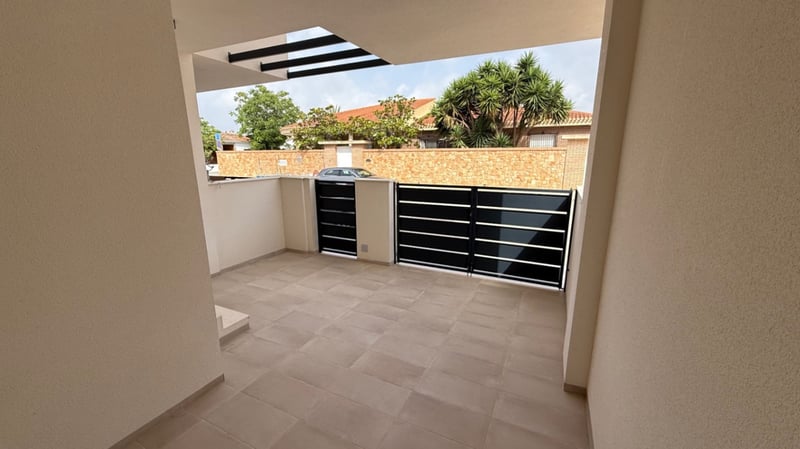 Apartment in Los Tarragas - view 1