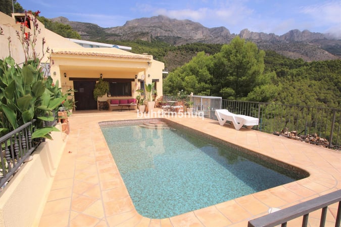 Villa in Altea - view 1