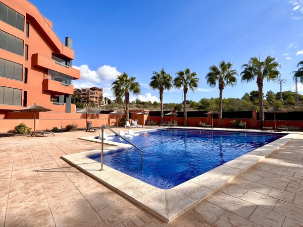 Apartment in Villamartin - view 1