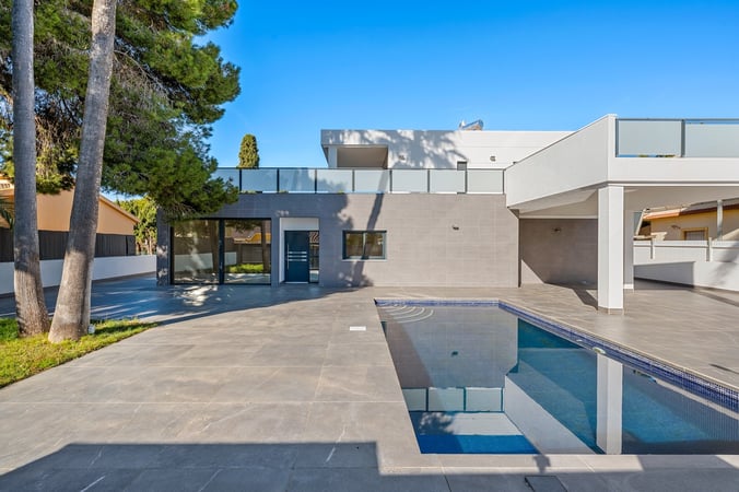 Villa in Dehesa de Campoamor - view 1