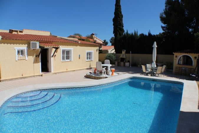Villa in l'Alfas del Pi - view 1