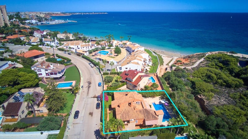 Villa in Dehesa de Campoamor - view 1