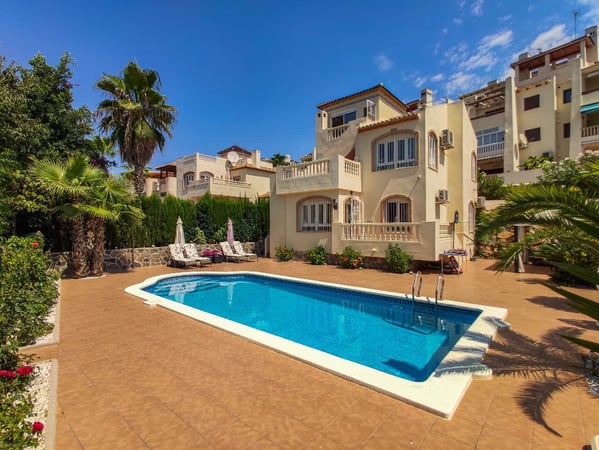 Villa in Dehesa de Campoamor - view 1