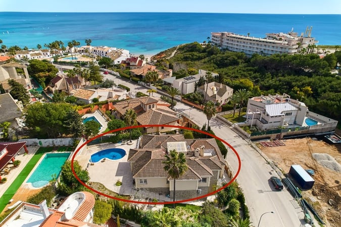 Villa in Dehesa de Campoamor - view 1