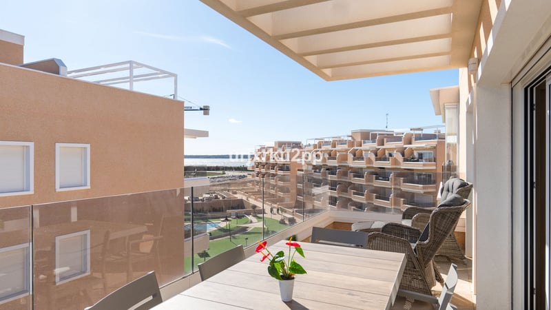 Apartment in Urbanizacion El Raso - view 1
