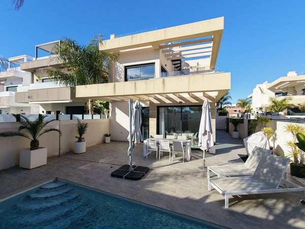 Villa in Montesinos, Los - view 1