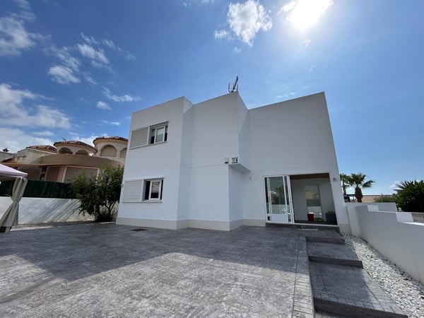 Villa in Bigastro - view 1