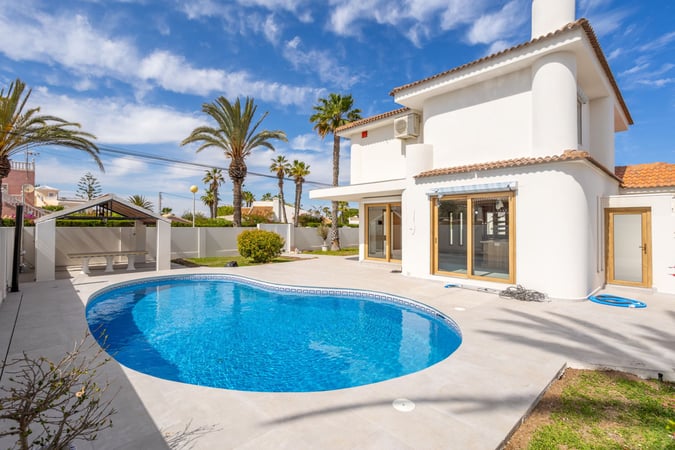 Villa in Cabo Roig - view 1