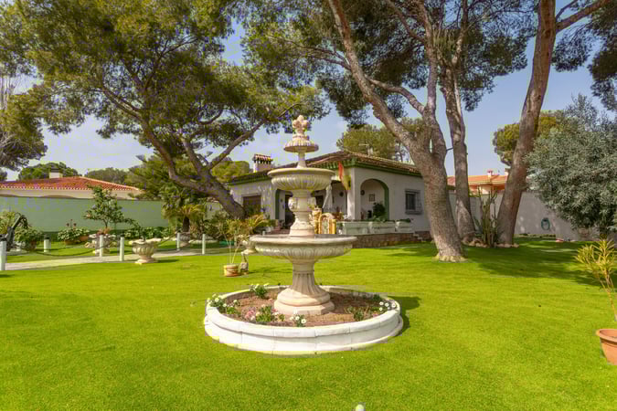 Villa in Dehesa de Campoamor - view 1