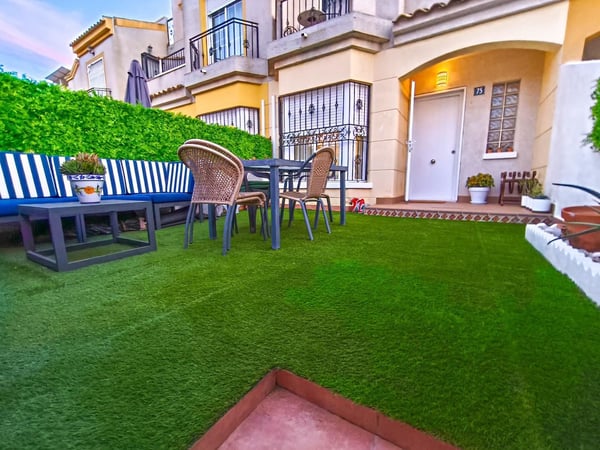 House in Guardamar del Segura - view 1