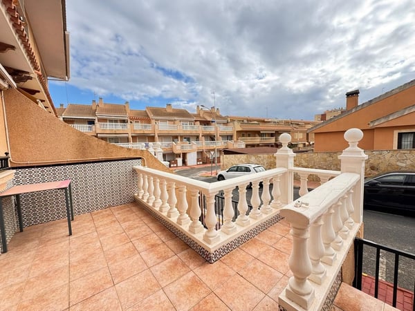 House in Guardamar del Segura - view 1
