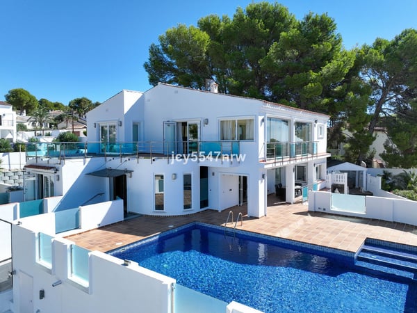 Villa in Moraira - view 1