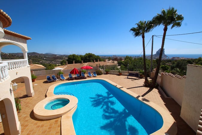 Villa in Calp - view 1