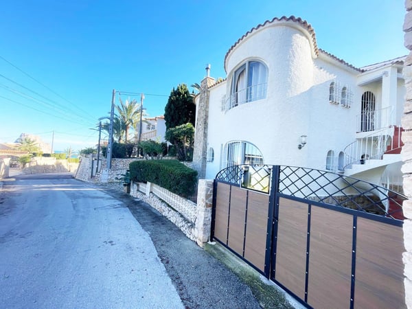 Villa in Calp - view 1