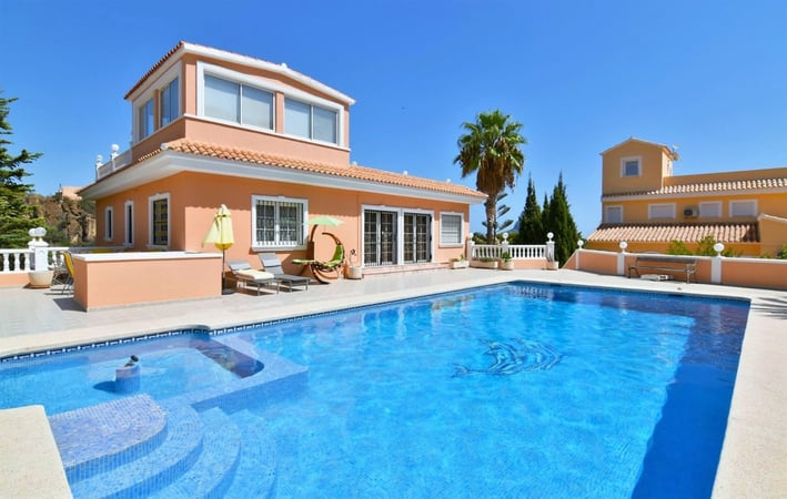 Villa in Calp - view 1