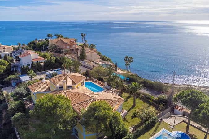 Villa in El Campello - view 1
