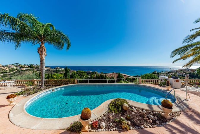 Villa in El Campello - view 1