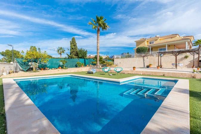 Villa in Busot - view 1